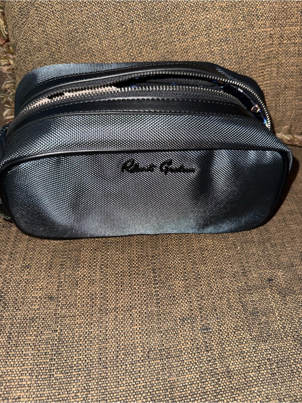 Robert Graham Men’s Cosmetic Travel Bag- Brand New
